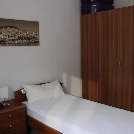 Pares Comfort Apartment Nea Karvali